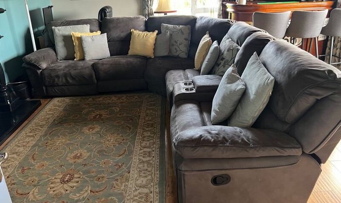Corner sofa 6 seater 3 reclining  sofas all in per