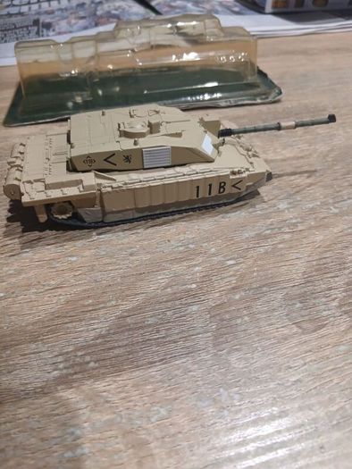 1/72 Diecast Challenger 2 Tank