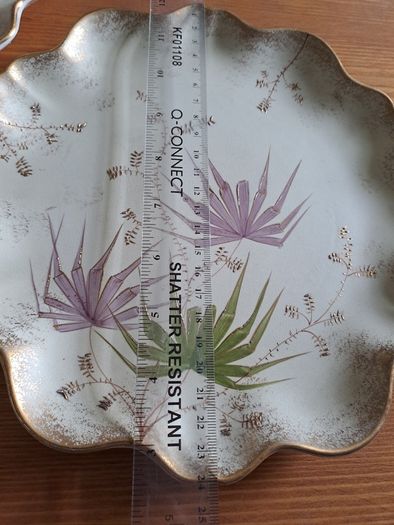 3 decorative serving plates lilac, green and gold