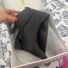 New boots size 7