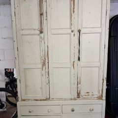 wardrobe