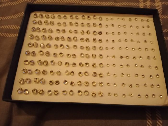 Ear Rings 100 Pairs in Display Box