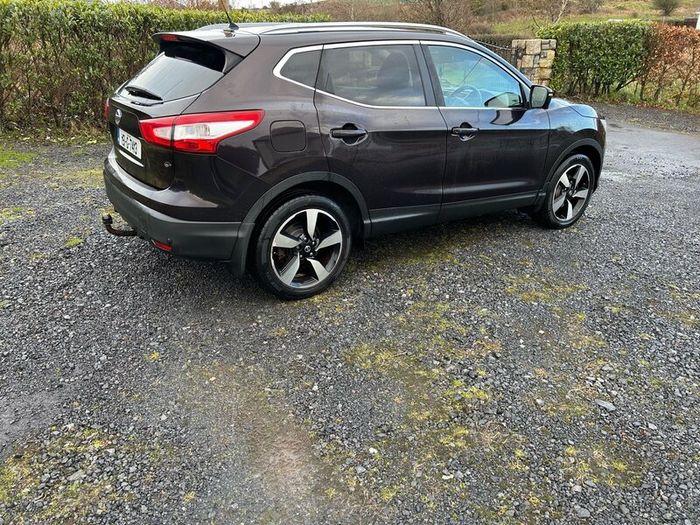 2015 Nissan Qashqai Automatic 1.2 L Petrol