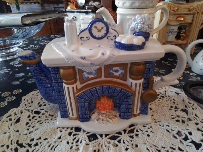The Manor House Novelty Teapot