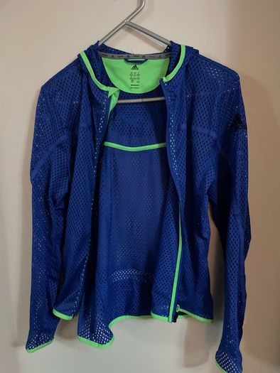 Adidas sports top