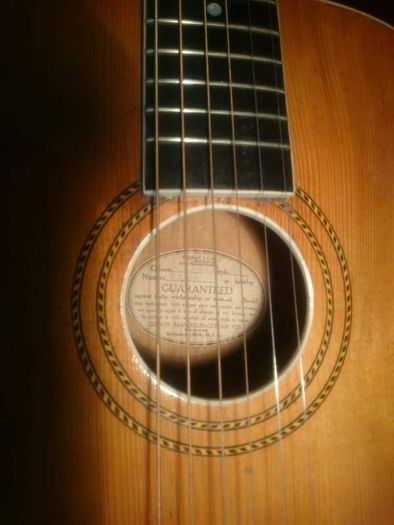 Antique 'The Gibson' L-1 from 1918
