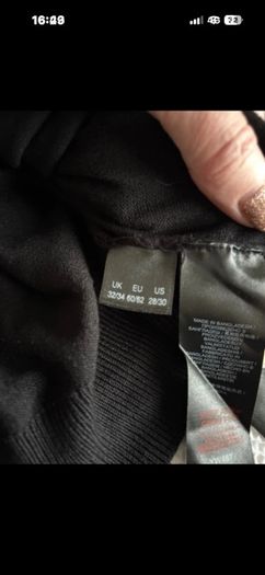Capsule v neck black jumper size 32-34 - new
