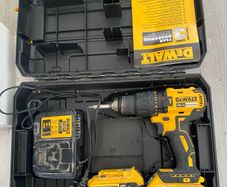 DeWalt DCD778 18V XR Brushless Combi Drill + 2x 5Ah Batteries + Charger + Case