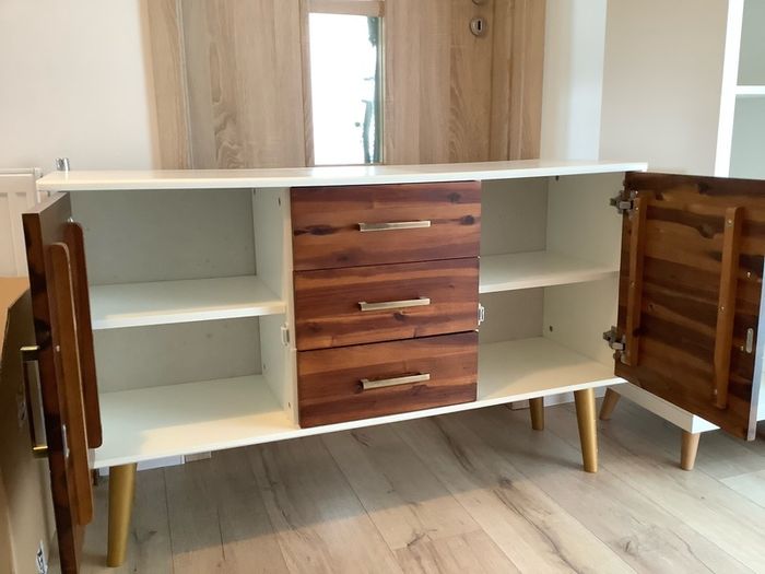 Two lockers and dresser