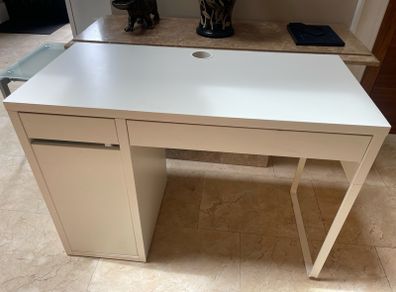 Fabulous White Modern Study Or Office Desk - Can Deliver