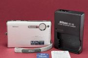 Nikon Coolpix S5 Digital Camera CCD sensor