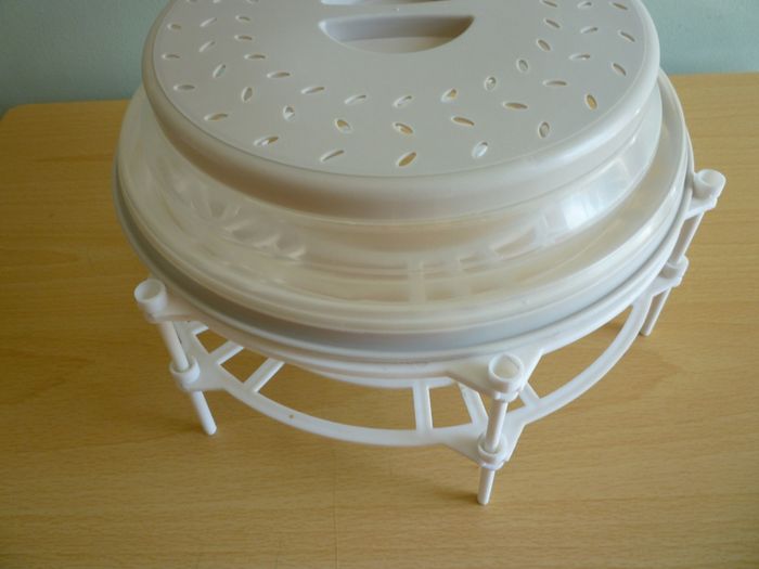 Microwave Plate Stacker & Collapsible Cover. Heat Up To 3 Dinners At Once. Excellent Condition. All fold flat for easy storage