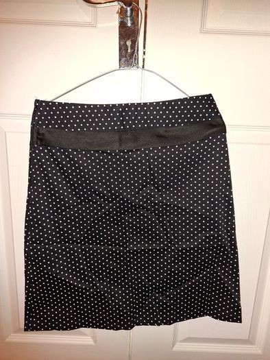 Brand NEW VanHausen polka dot skirt, size 10