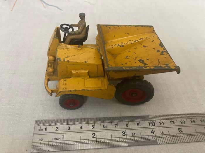 Dinky 562. Muir Hill dumpers truck. 1948/50.