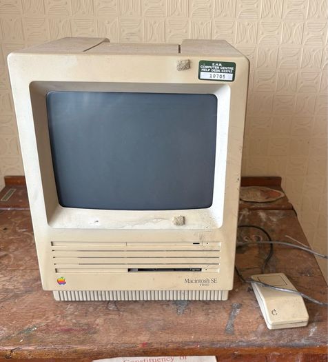 Apple Macintosh SE