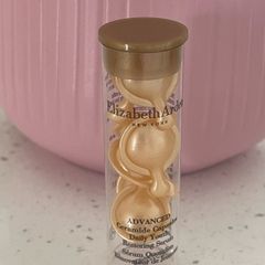 Elizabeth Arden Advanced Ceramide Daily Youth Restoring Serum capsules