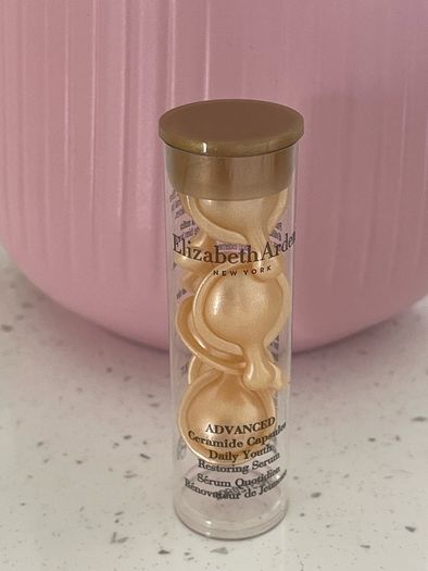 Elizabeth Arden Advanced Ceramide Daily Youth Restoring Serum capsules