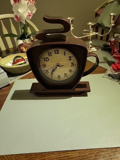 Clock  teapot shape