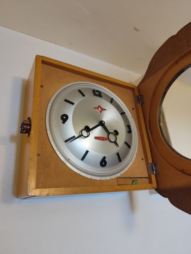 Winding clock