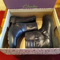 Clarks Ines Dot jnr Black leather Girls boots 33 New with tags