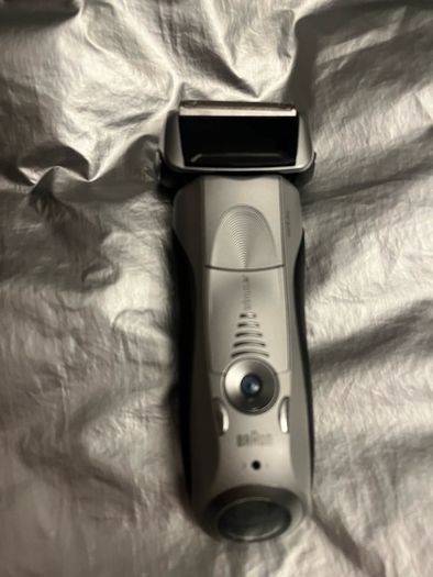 Braun Series 7 electric shaver Wet and Dry
