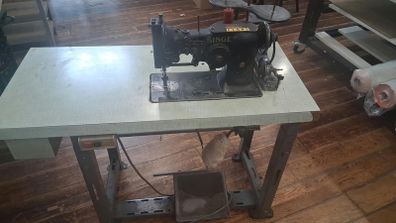 Singer 102W19 Twin Needle Industrial Sewing Machine