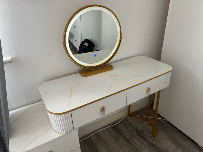 vanity desk