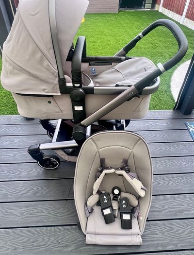 Joolz Day+ Pram / Pushchair with Carrycot & Seat Unit with 10-Year Transferable Warranty