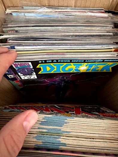 Marvel & DC Long Comic Box w 300 comics for Sale