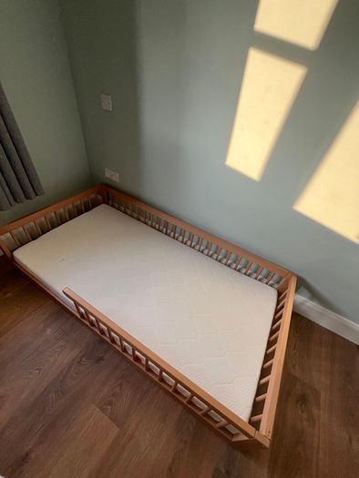 Toddler bed