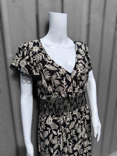 Pre Owned Savida Black & Cream Floral Midi Dress with Lace Detail