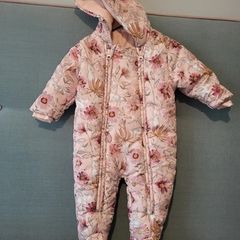 Next pramsuit