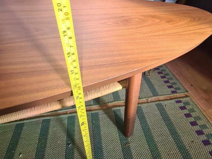 Oval coffee table