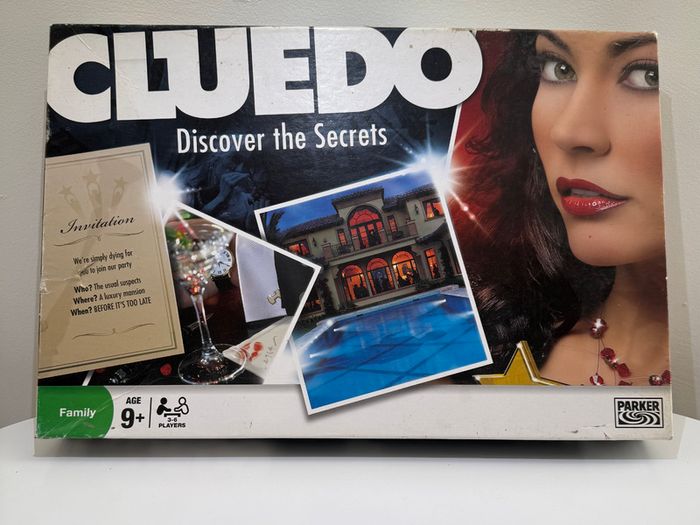 Family Board Game Bundle - The Game of Life & Cluedo