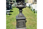 Urn on Pedestal CH R 312 B