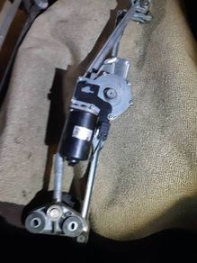 Bmw 5 Series E39 2001 Front Windscreen Wiper Motor With Linkage 8360603