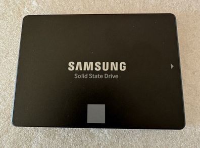 Samsung 850 EVO 500 GB SATA 2.5 Inch Internal Solid State Drive (SSD)