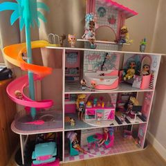 Large L.O.L. Surprise! O.M.G. Wooden House of Surprises Bundle with Dolls & Accessories