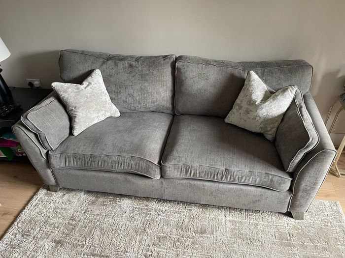 3+2 Seater Couches with Ottoman