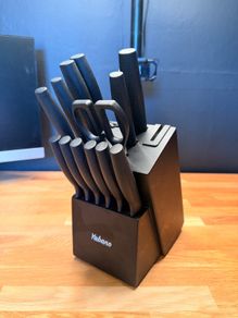 Knife set and block with sharpener