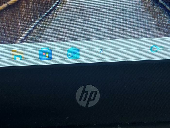 HP Laptop, TPN-Q189, Intel Core i3-6006U CPU, 2.0 GHz, 4GB Ram, 500GB HDD, Windows 10, Microsoft Edge, Chrome and VLC