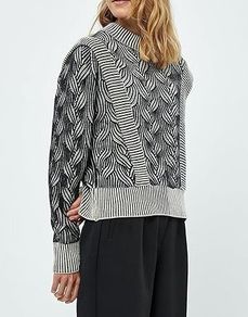 NEW Stylish Knit Pullover size M FREE POST