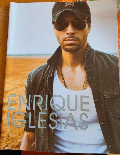 Enrique Iglesias Tourbook 2017