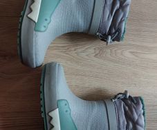 Kids wellies boots.
