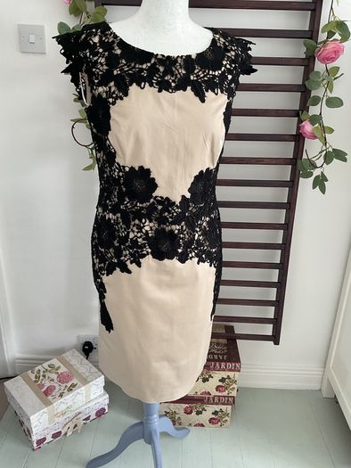 dress occasion brand comma size 12 beige with black lace