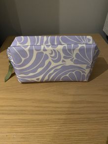 Small makeup/wash bag