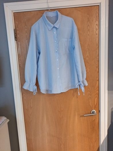 Shein  Blouse.  S. L. 14   New.
