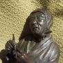 An antique bronze Japanese sculpture (Meiji era) - a finely made sculpture of a Japanese peasant with smoking pipe & hoe (late 19th century) Image 8