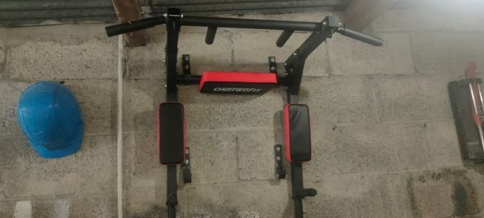 OneTwoFit pull up station