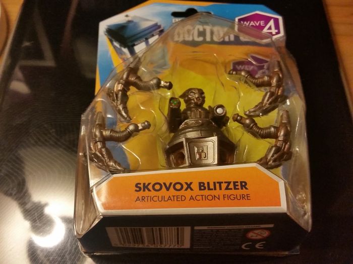 DOCTOR WHO ! Skovox Blitzer ! Articulated Action Figure ! BRAND NEW !